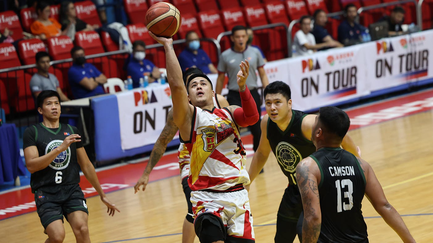 Terrence Romeo, Chris Ross become best cheerleaders for Jericho Cruz after repeat award